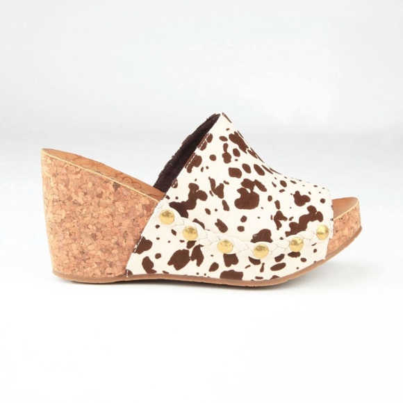 Cork Wedge Cow Print Wedges - Picture 2 of 3